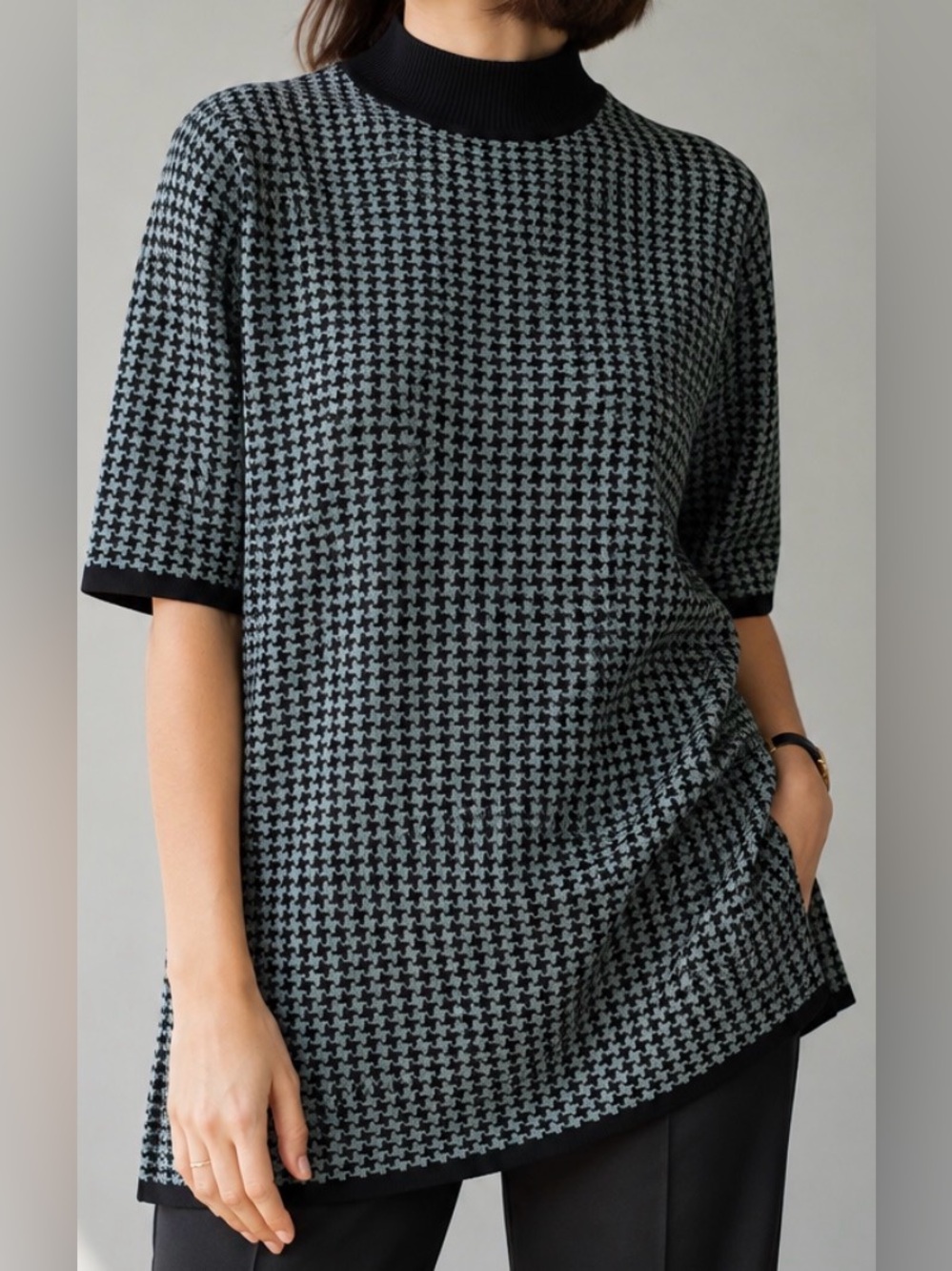 Misook Black & Silver-Teal Houndstooth Short-Sleeve Mock Neck Knit Tunic - Sz  M